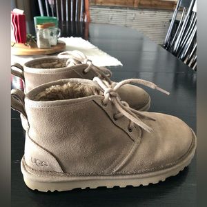 Ugg Nuemel boots. 🤎 Mustard seed color.